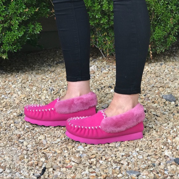 Hot Pink Comfortable Lush Moccasin Slippers - Picture 4 of 4